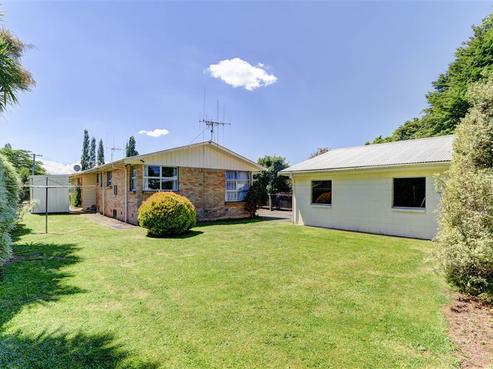 24B Lewis Street, Glenview