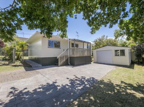 12 Spargo Road, Massey
