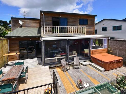 64 Waiora Road, Stanmore Bay