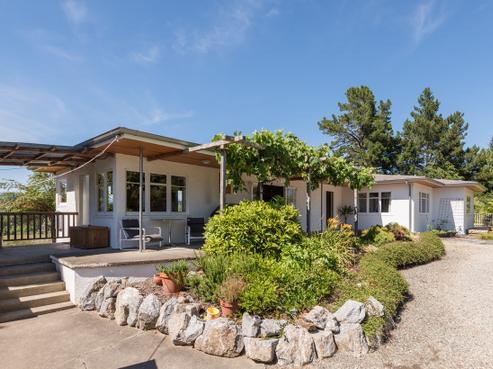 539 Moutere Highway, Redwood Valley