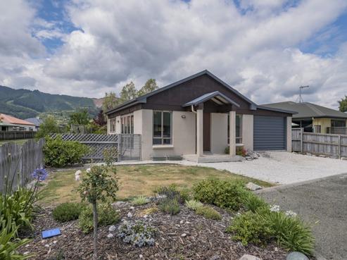 16 Ivy Crescent, Richmond