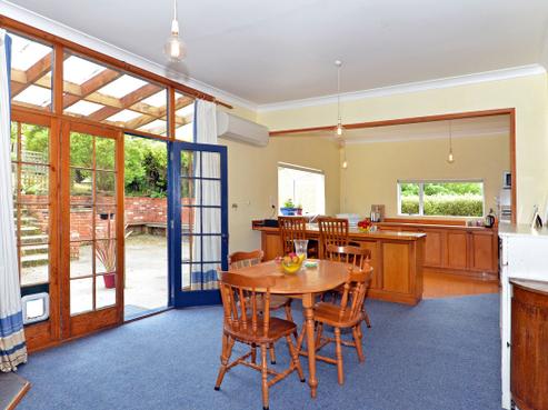 9 Henderson Street, Mornington