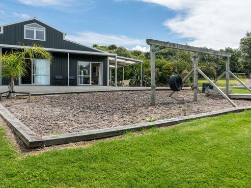 16 Cullen Road, Waipu