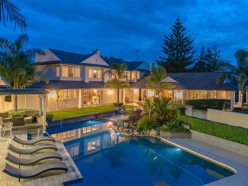923 River Road, Queenwood