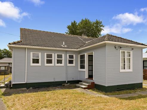 18 Hill Grove, Naenae