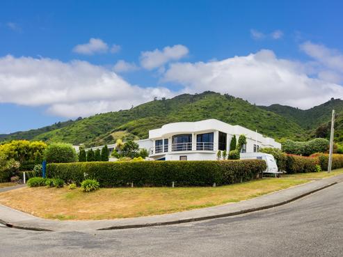 1 Kotare Street, Waikanae