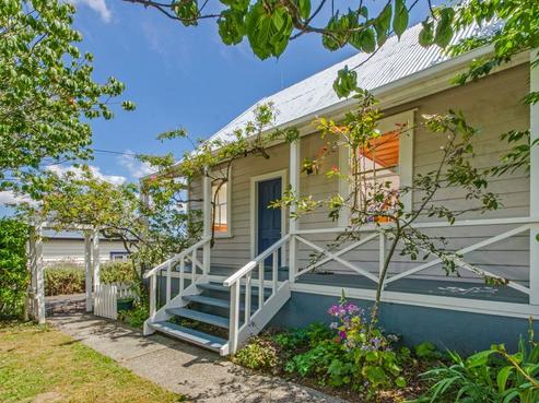 30 Puriri Street, Helensville