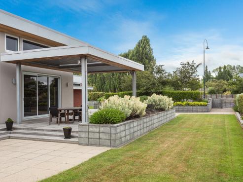 18 Orchard Grove, East Taieri