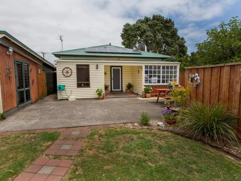 14 Hutchins Street, Waitara
