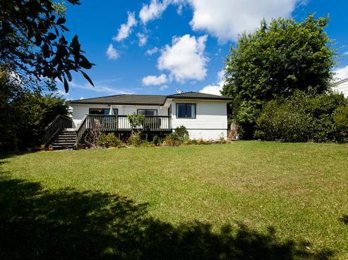 17 Greta Place, Stanmore Bay