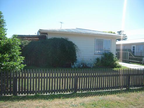 8 Frederick Street, Carterton