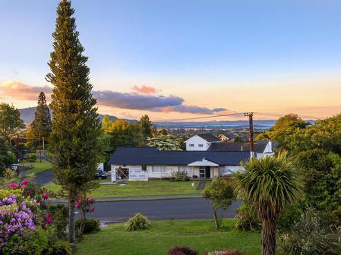 10 Sloane Avenue, Tihiotonga