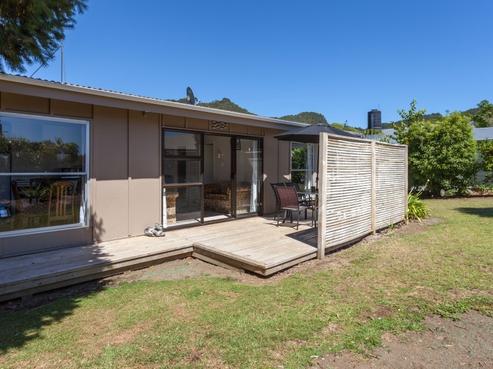24 Robyn Crescent, Hahei
