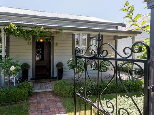 14 Brook Street, The Brook