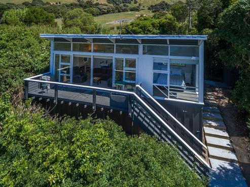 8 Lukes Road, Little Akaloa