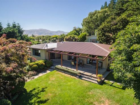 36 Reid Avenue, Luggate