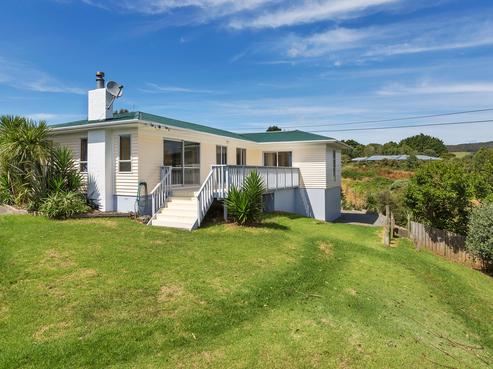 18 Toetoe Road, Otaika
