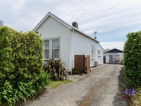 804 Lyell Street, Akina