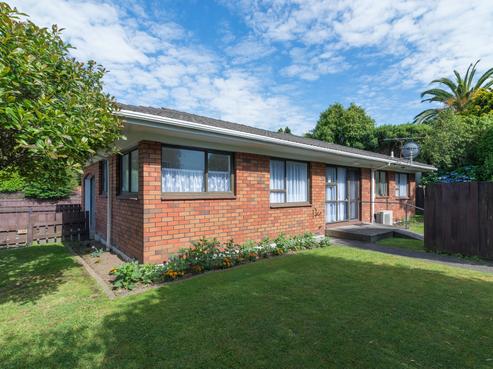1/83 Ranolf Street, Victoria