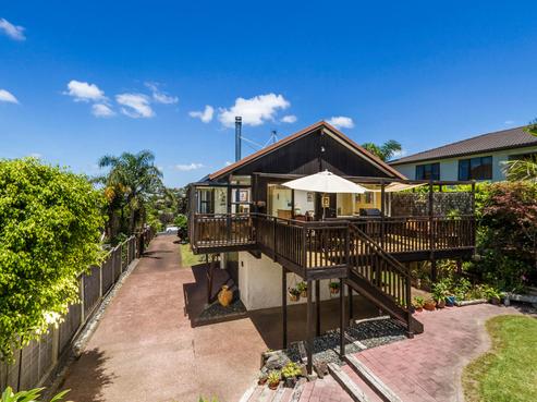 21B Peter Terrace, Castor Bay