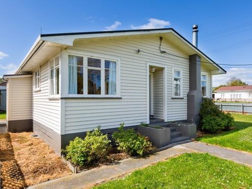 4 Station Road, Hunterville