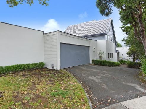 20 Saint Columbans Grove, Boulcott