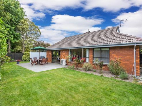 18A Harkness Place, Avonhead