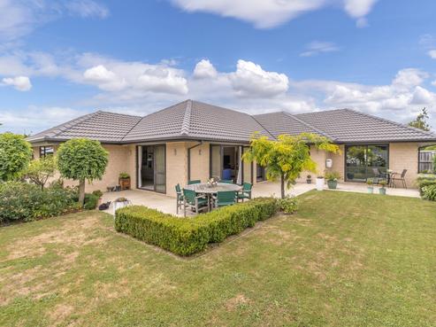 261 Southfield Drive, Lincoln