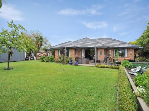9 James Drive, Woodend