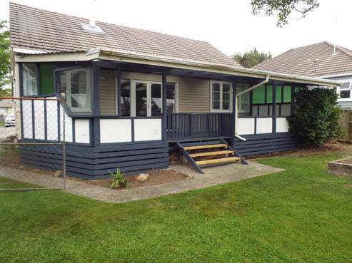 11 Clinkard Avenue, Glenholme