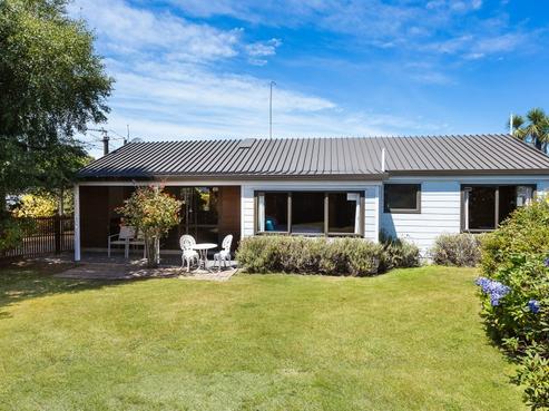152 Eglinton Road, Mornington