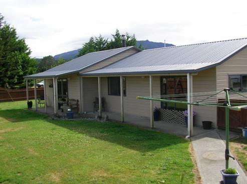 782 State Highway 7, Dobson