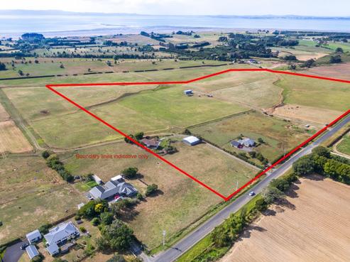 225 Wright Road, Waiau Pa