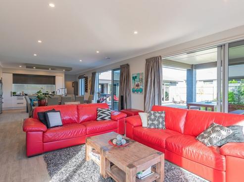 10 Petrel Close, Paraparaumu Beach