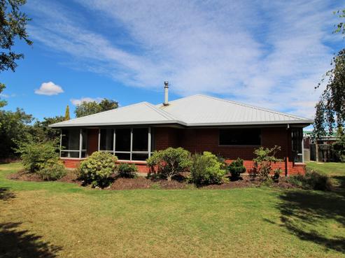 17 Albert Drive, Clyde