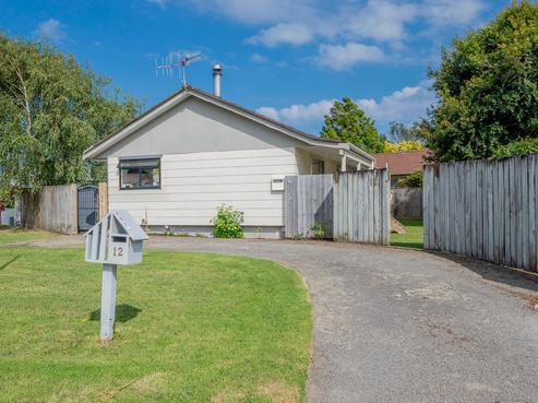 12 Sunshine Avenue, Paraparaumu