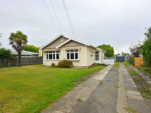 51 Hills Road, Edgeware
