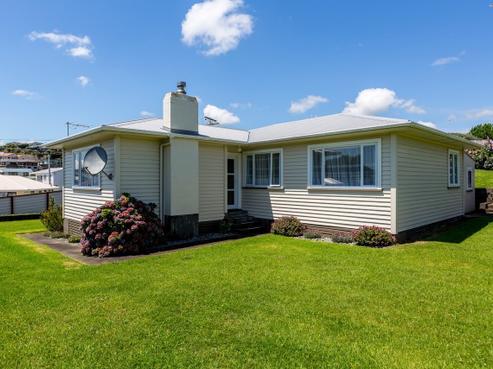 15C Rospeath Crescent, Spotswood