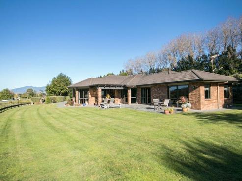 1040 Tuhikaramea Road, Ngahinapouri