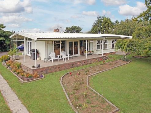 525A Kingseat Road, Kingseat