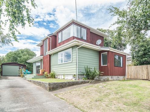 63 Dale Road, Raumati South
