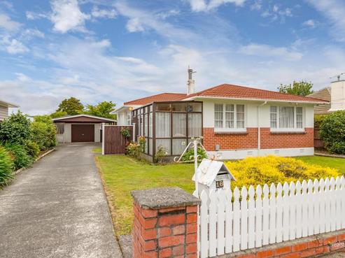 16 Charles Street, Clouston Park