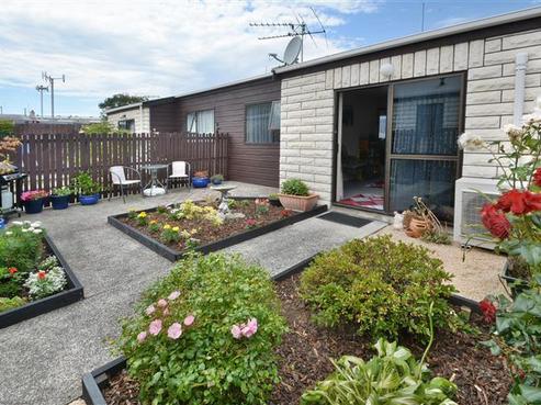 20F Law Street, Caversham