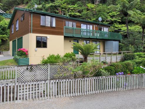 28 Korau Grove, Stokes Valley