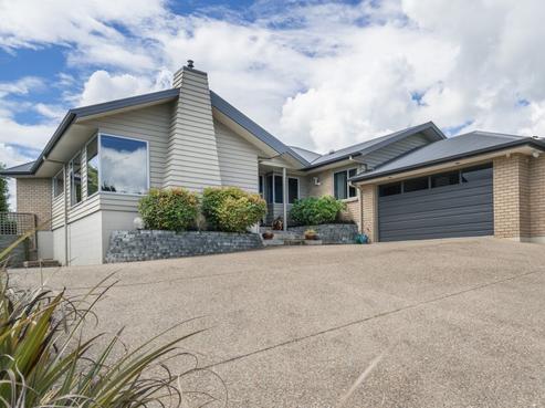 17 Coprosma Crescent, Waipahihi