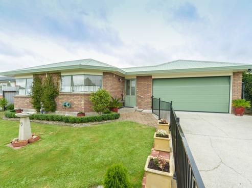 26 Springfield Crescent, Enderley