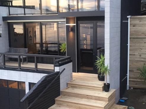 7 Ferry Road, Days Bay