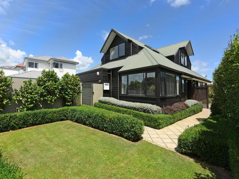88 Knights Road, Central Hutt
