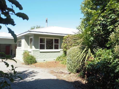 33 Airedale Road, Weston