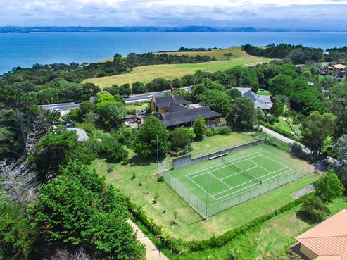 1121 Whangaparaoa Road, Tindalls Beach